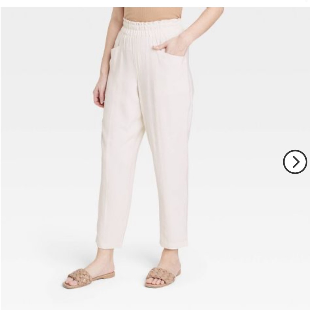 a new day Cream Ankle Pants Size Medium